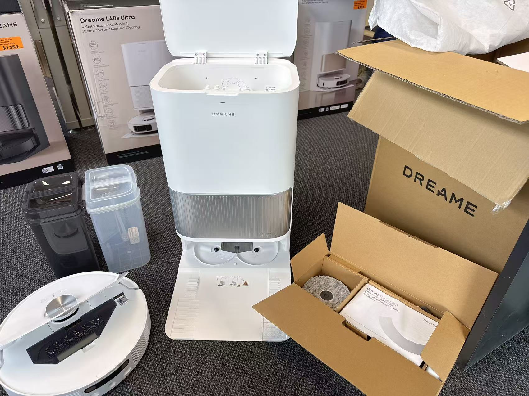 Dreame L40s Ultra Robot Vacuum and Mop - Refurbished