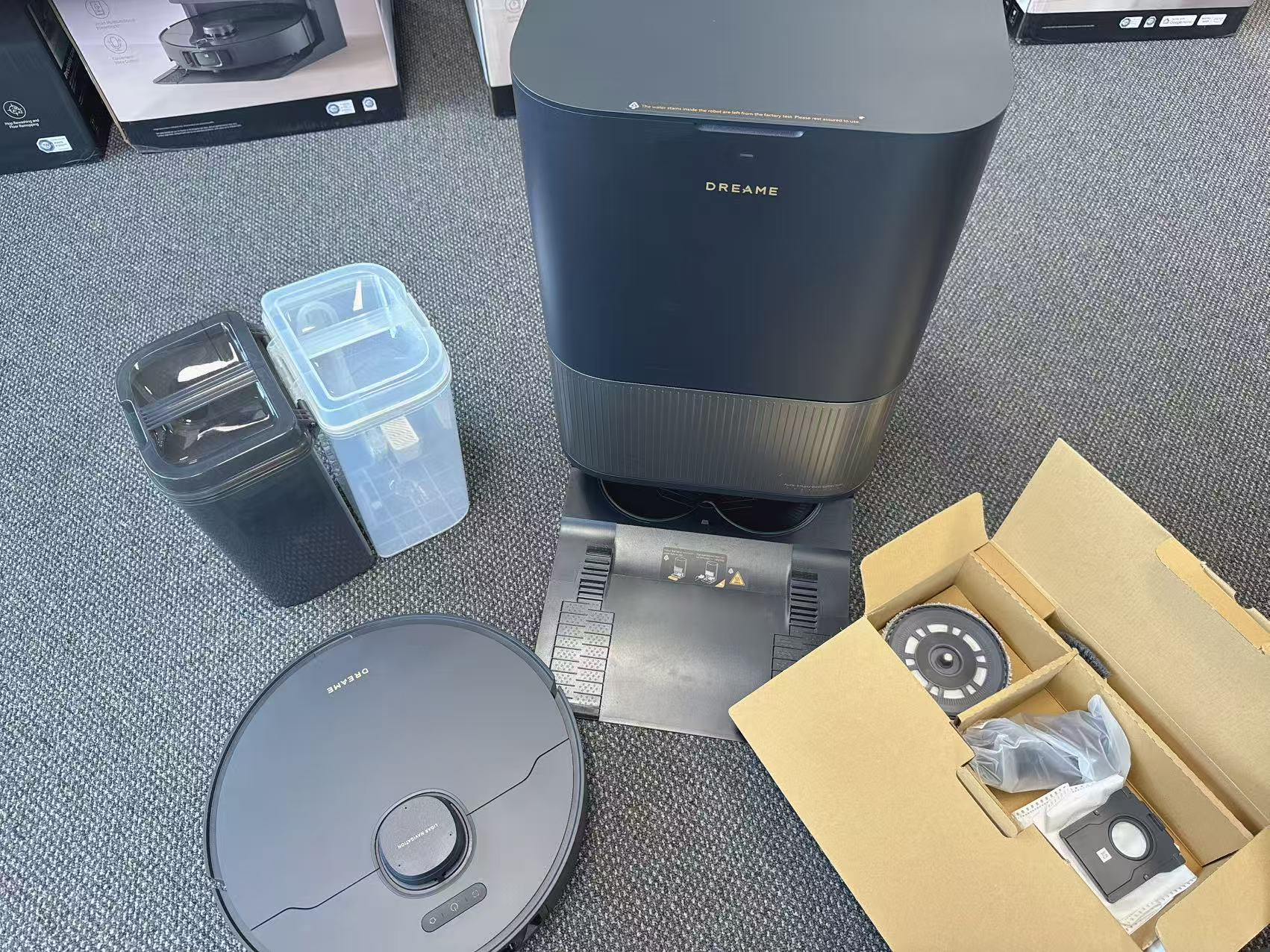 Dreame L40S Pro Ultra Robot Vacuum and Mop-Refurbished